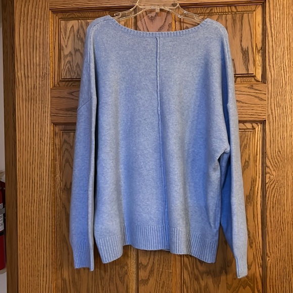 NWT Loft V Neck sweater, Size Large - Picture 7 of 8